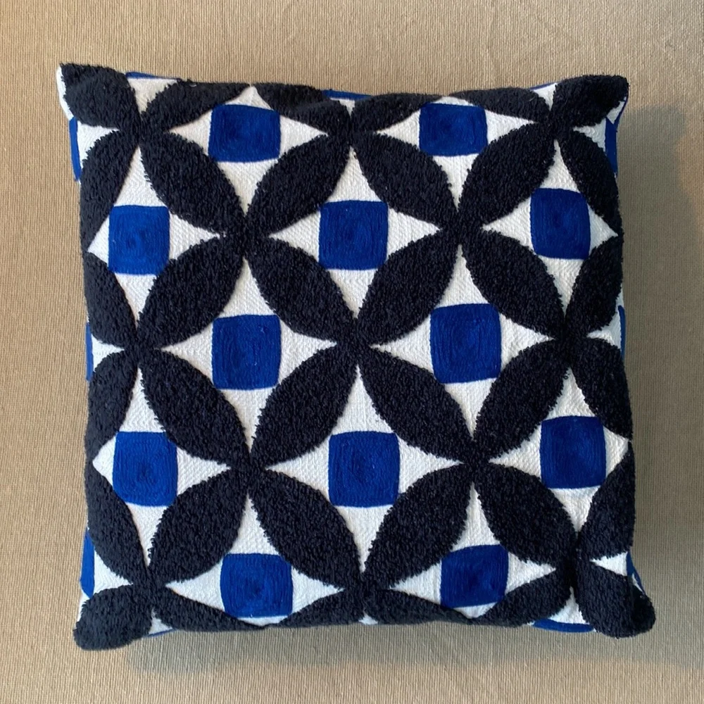 Blue toss pillows covers. Crate & Barrel, West Elm. 5qty no pillow inserts.